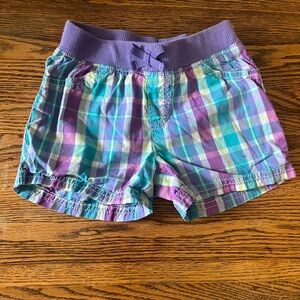 Cute girls plaid shorts from jumping bean in bright colors and good condition